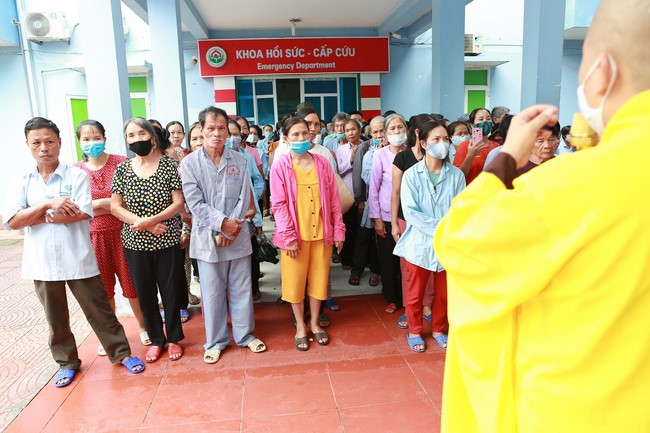 Charity of  Dong Cao pagoda